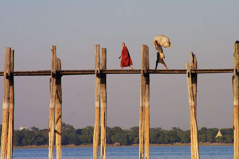 Brücke in Birma. Puzzlespiel online