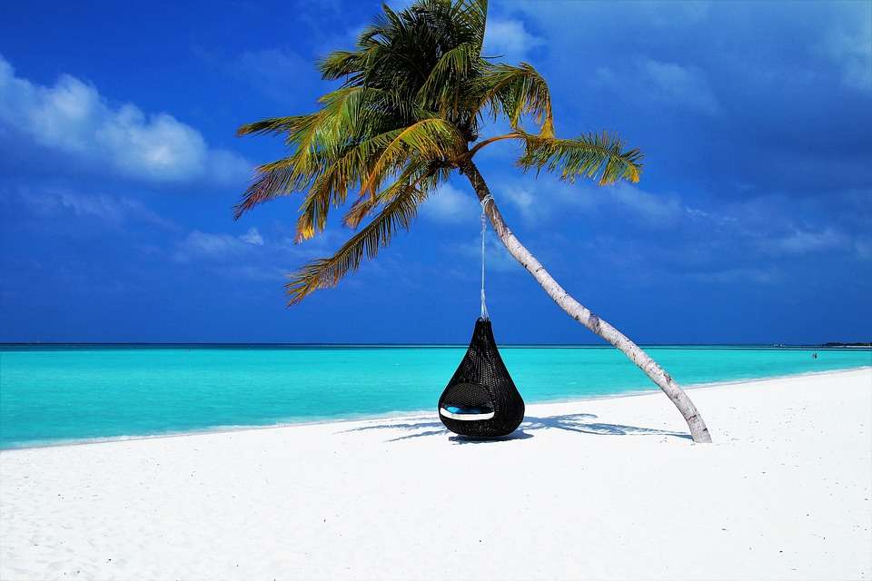 Пляж на Мальдивах. онлайн-пазл