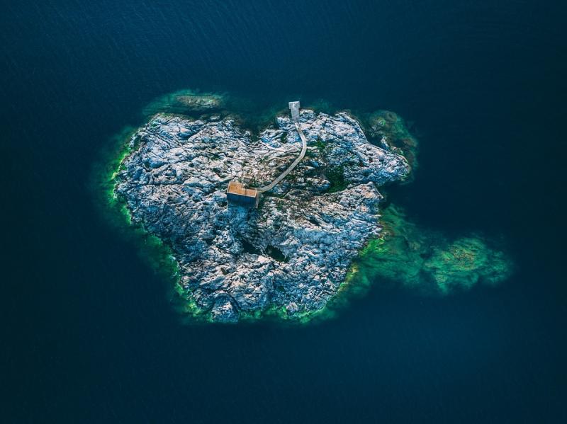 Домик на островке. онлайн-пазл