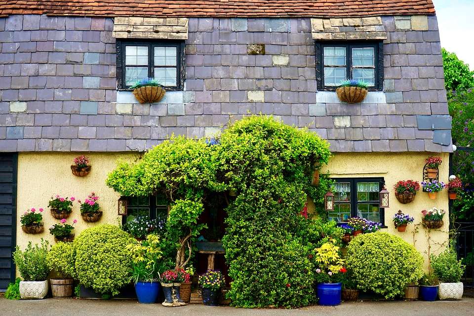 Cottage house. jigsaw puzzle online