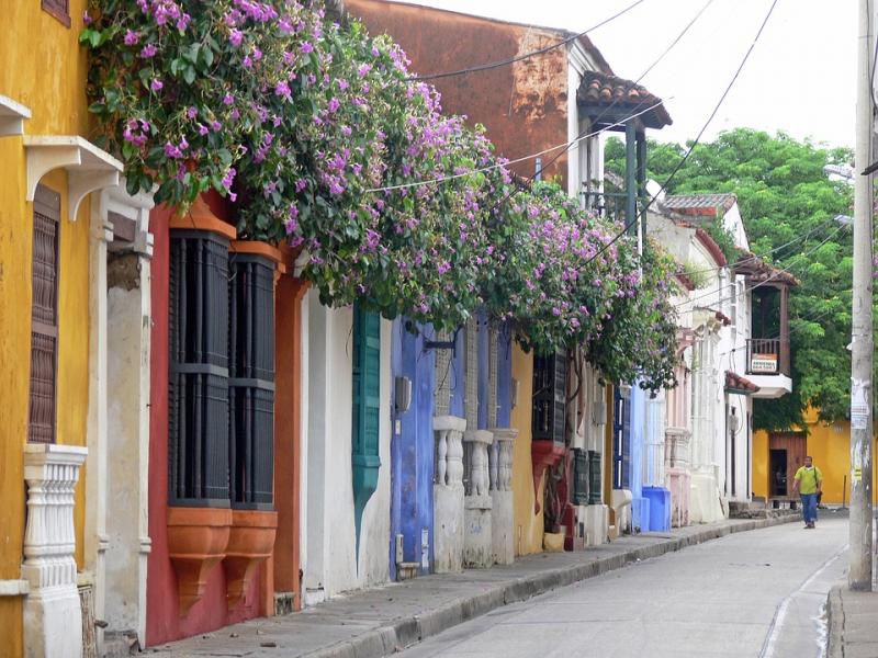 Una strada a Cartagena. Colomb puzzle online