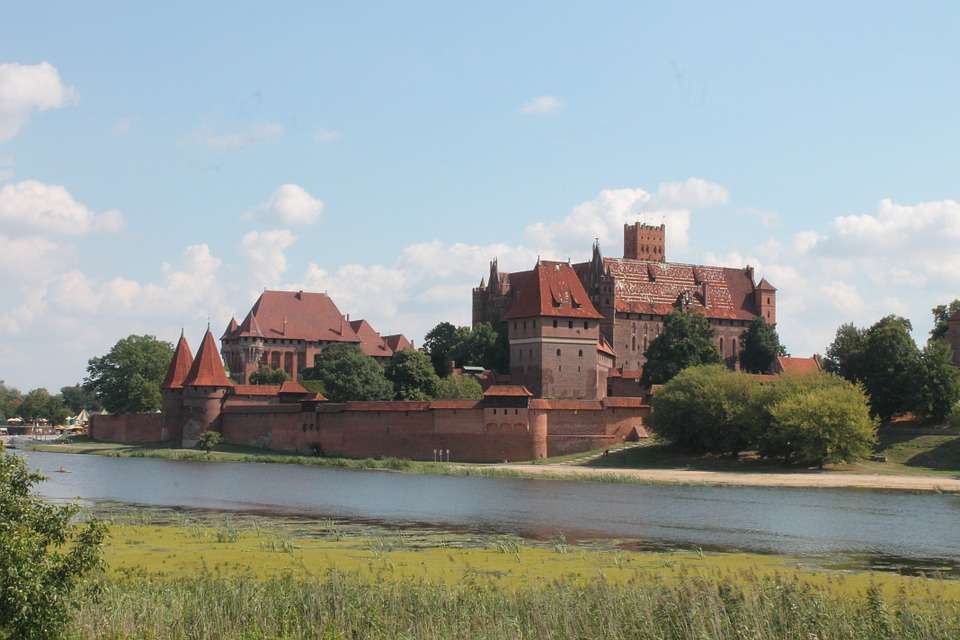 Château à Malbork. puzzle en ligne