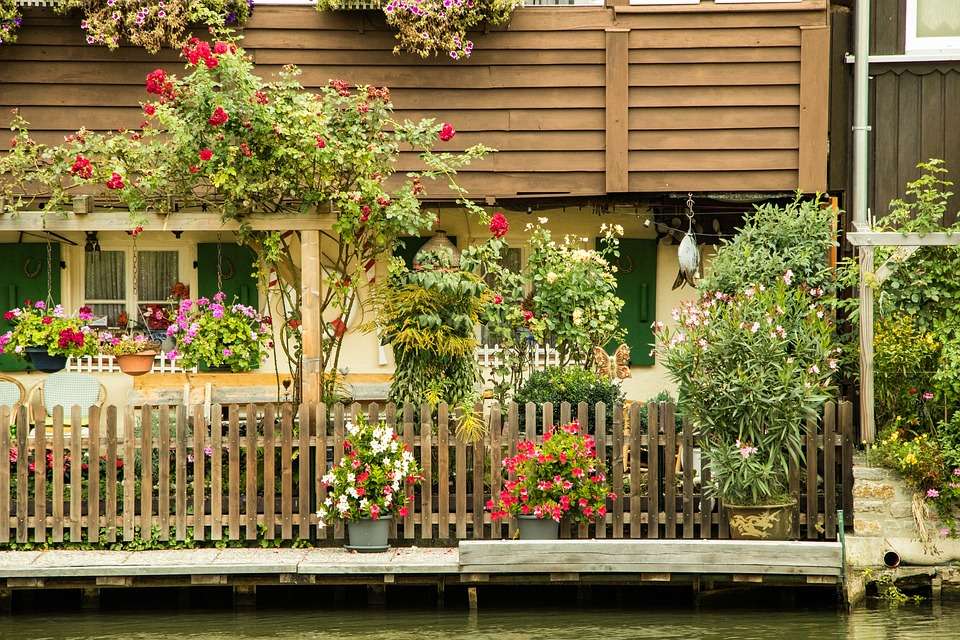Fishing houses. jigsaw puzzle online