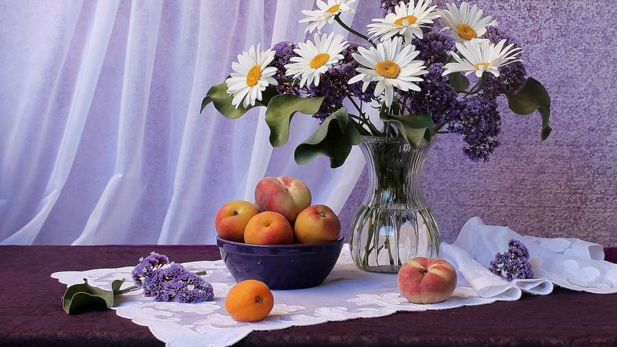 Chamomiles and lilacs jigsaw puzzle online
