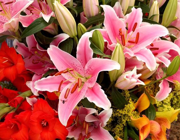 Ένα μπουκέτο λουλούδια παζλ online