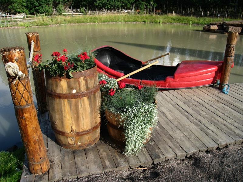O barcă lângă pod. puzzle online