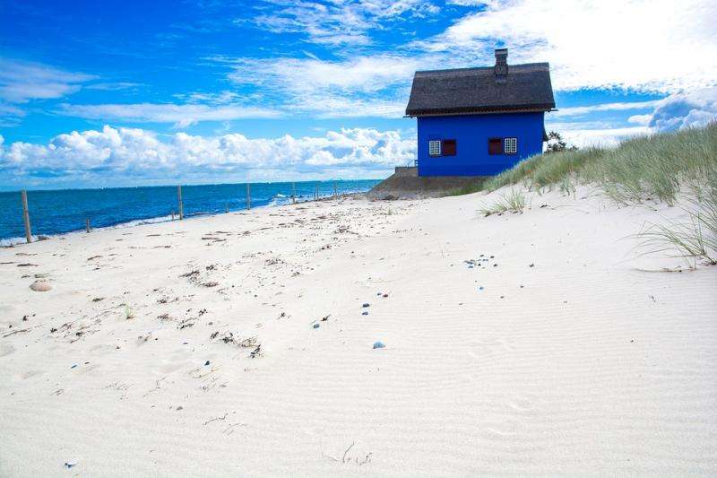 Cottage sur la mer Baltique. puzzle en ligne