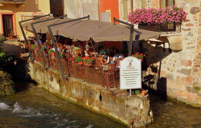 Restaurant on the river. jigsaw puzzle online