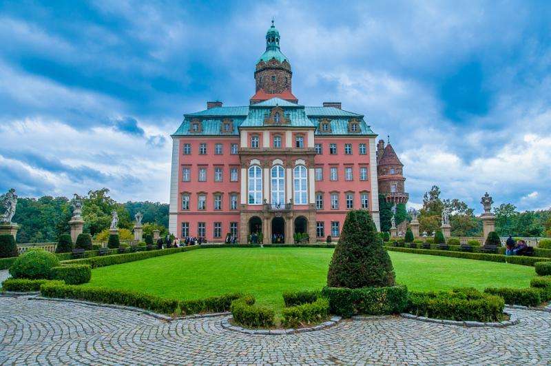 Palast in Książ. Puzzlespiel online