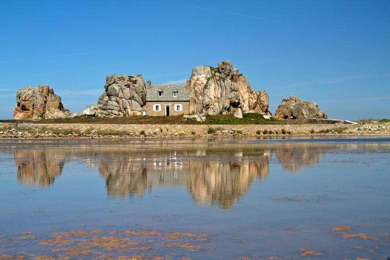 A house on the Brittany coast. online puzzle