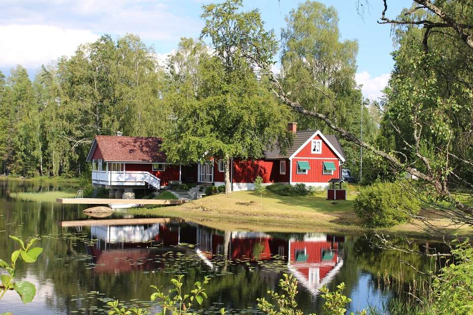 Sommerhaus in Schweden. Puzzlespiel online