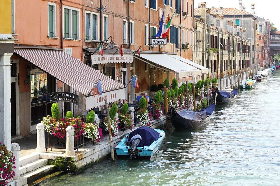 Venedig. Restauranger. Pussel online