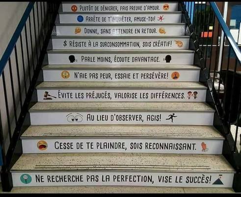L'escalier du bonheur онлайн пъзел