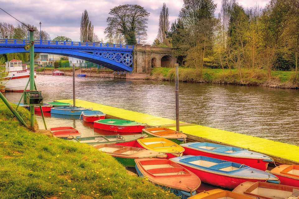 Colorful boats. online puzzle