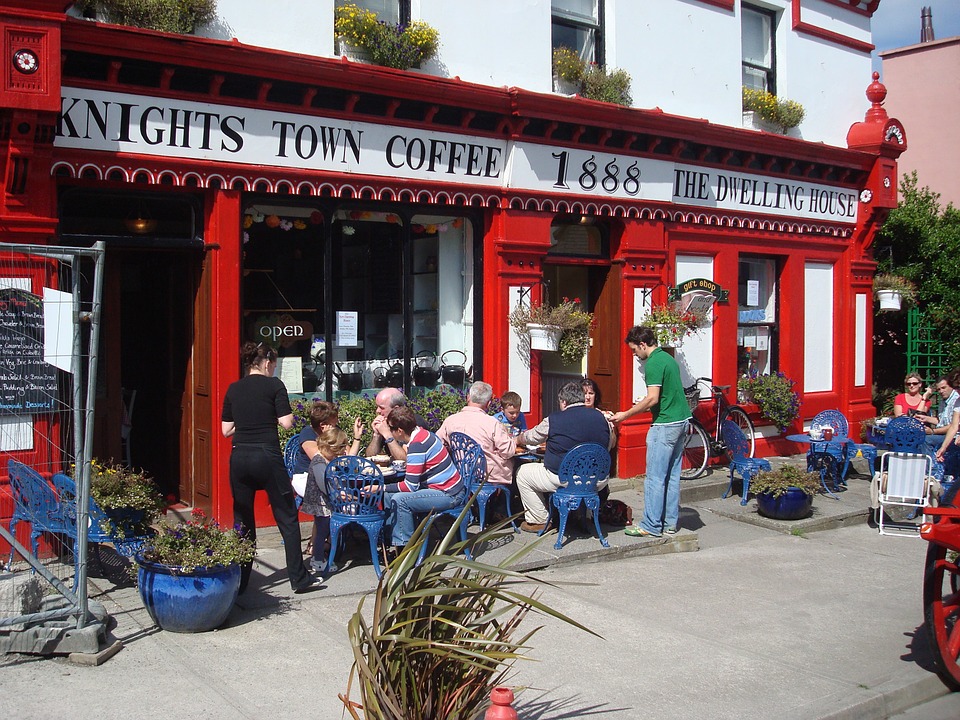 Kaféer i Irland. pussel på nätet