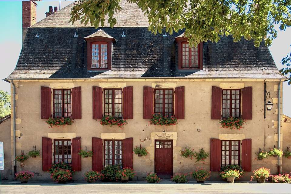 Oud huis in Frankrijk. online puzzel