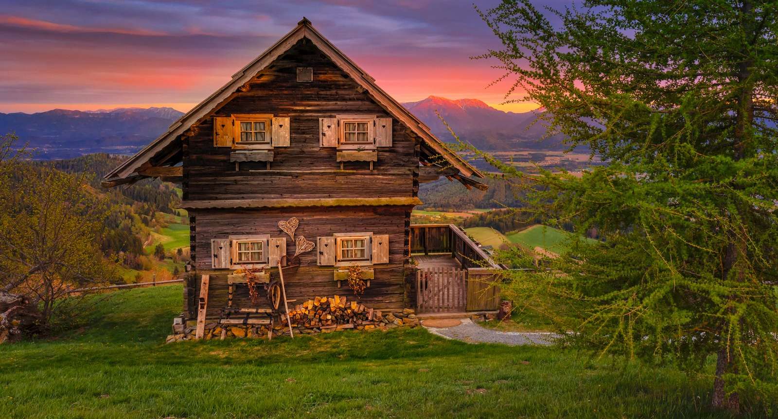 Casa rural en las montañas rompecabezas en línea