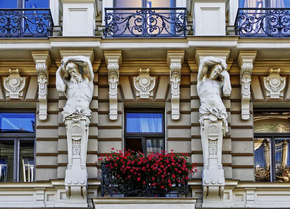 Beautiful house facade. jigsaw puzzle online