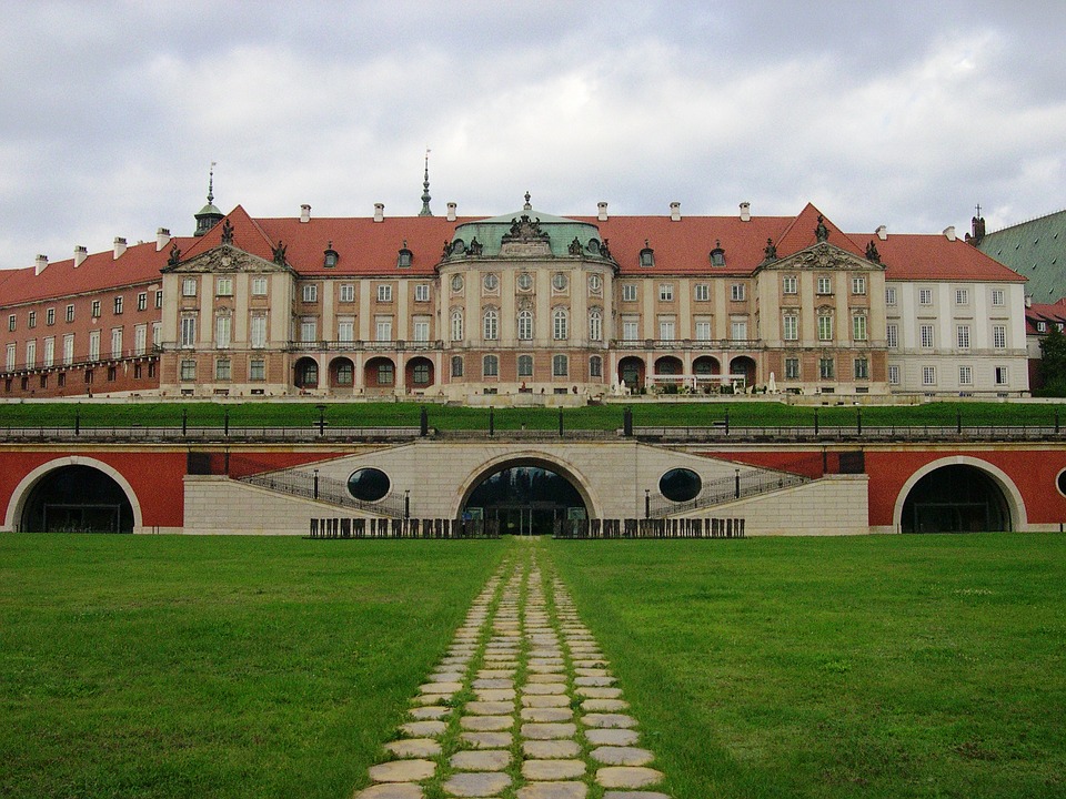 Königsschloss in Warschau. Puzzlespiel online