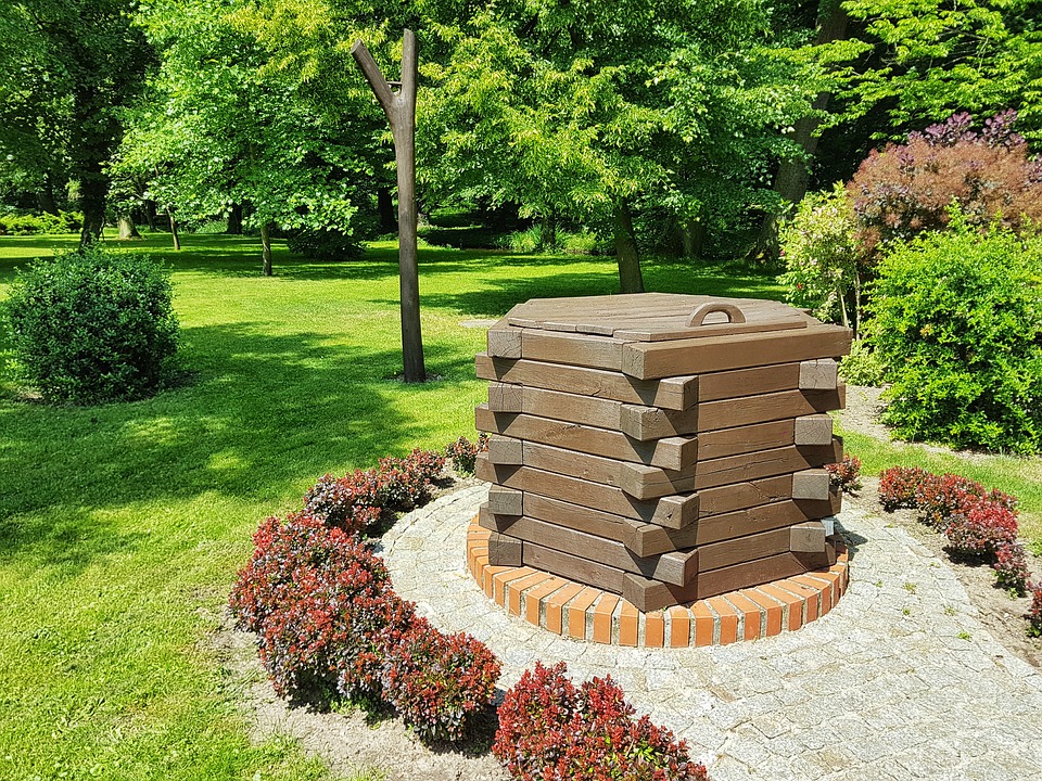 Um poço no parque em Osieczna. quebra-cabeças online
