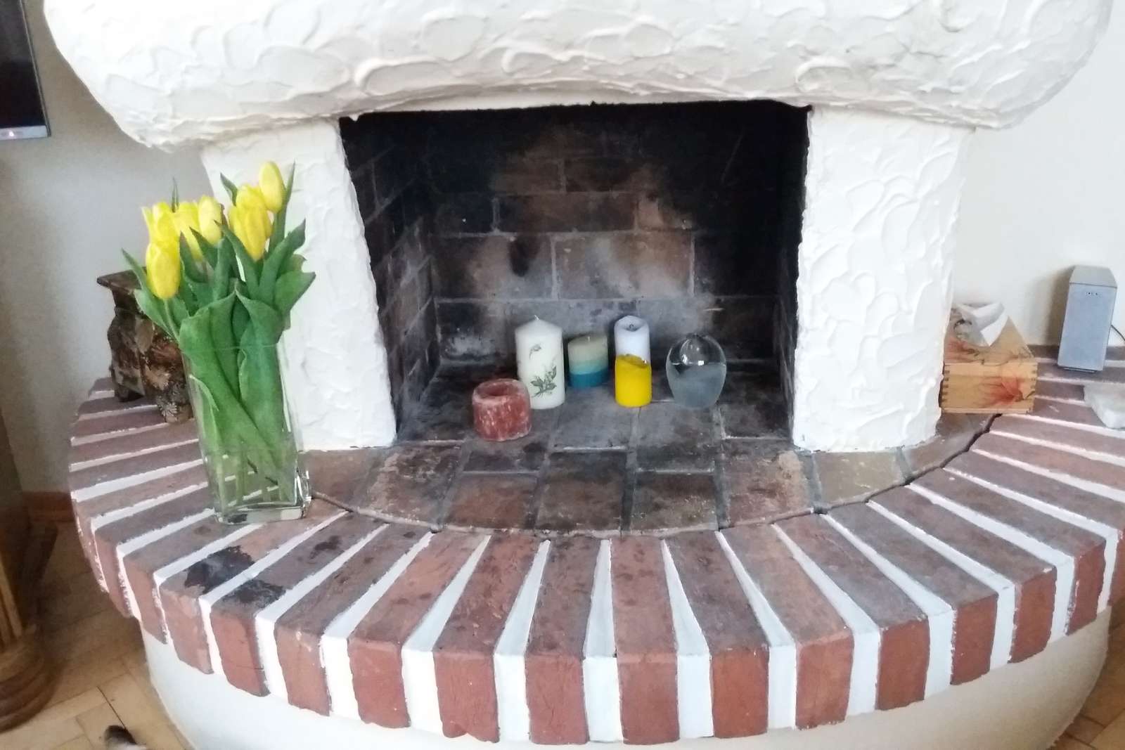 Unusual fireplace. jigsaw puzzle online