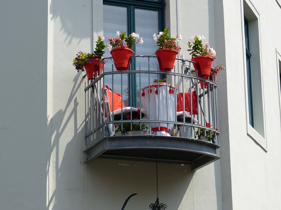 En fantastisk balkong. Pussel online
