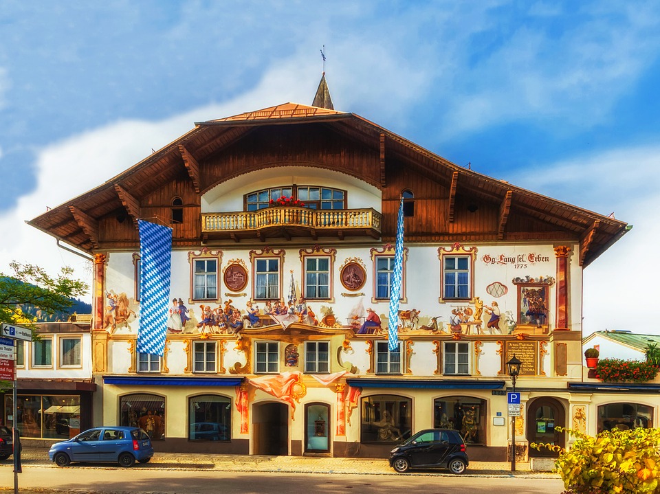 Красивый отель в Баварии. пазл онлайн