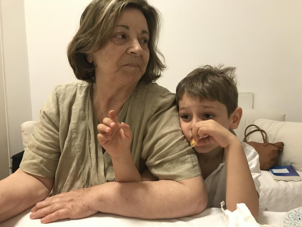 Tommy és a gyönyörű nagyanyja online puzzle