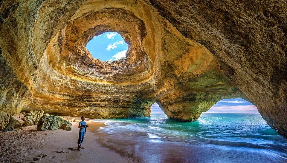 Grotte in Portugal. Puzzlespiel online