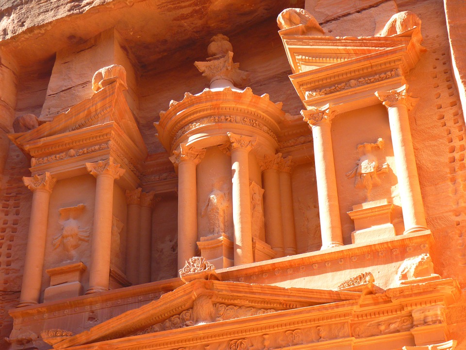 Tempel i Petra. Pussel online