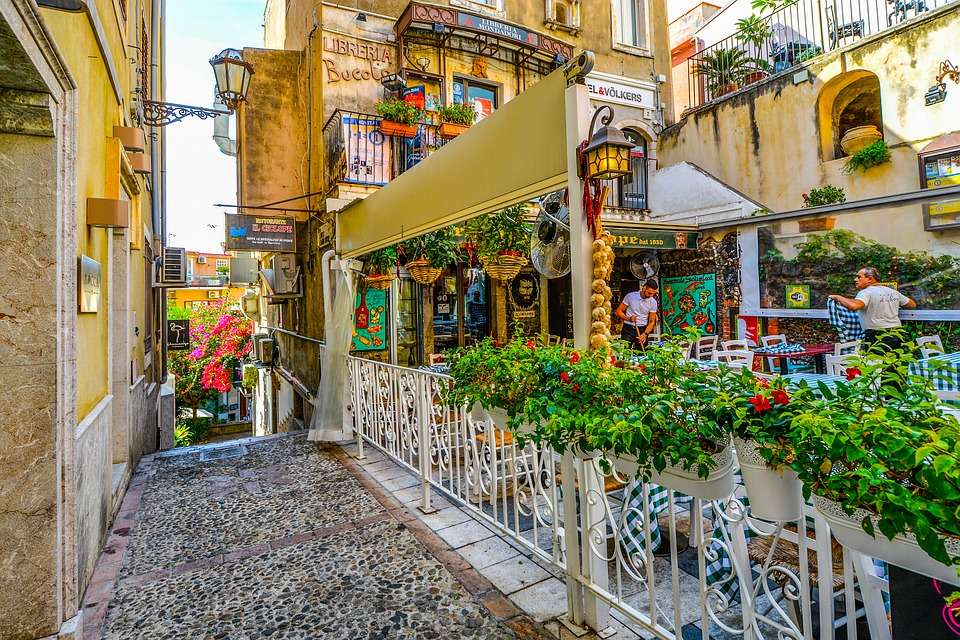 Restaurang i Taormina. Pussel online
