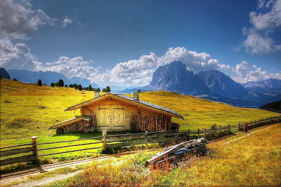On the trail in the Dolomites. jigsaw puzzle online