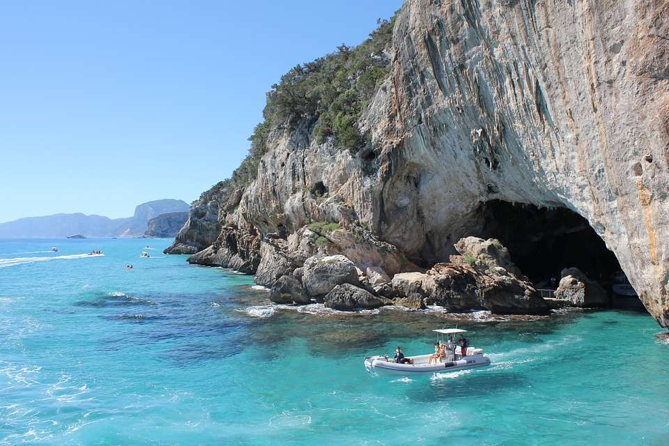 Grotta på Sardinien. Pussel online