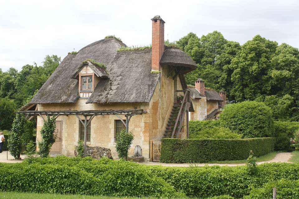 Casa na província francesa. quebra-cabeças online