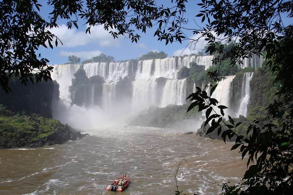 Vodopád Iguassu v Brazílii. skládačky online