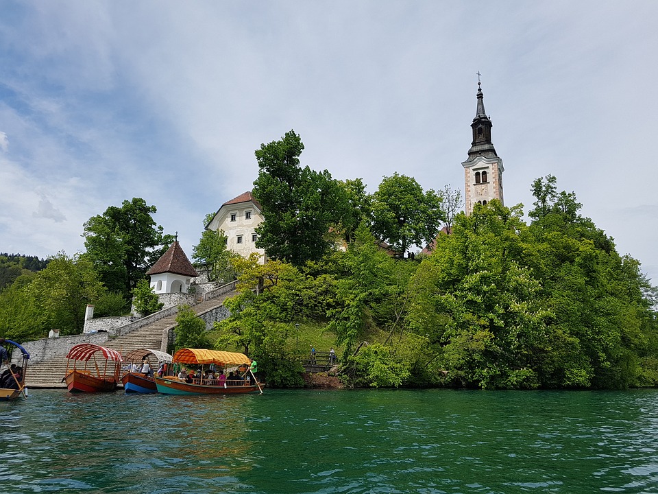 Island of Bled. Pussel online