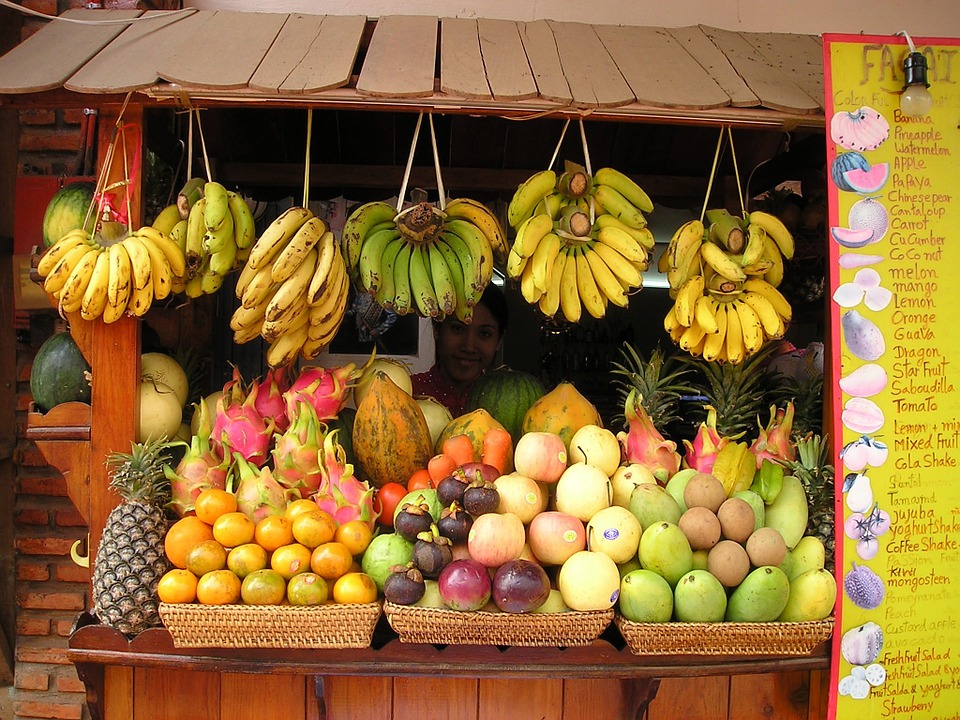 Una bancarella con frutta. puzzle online