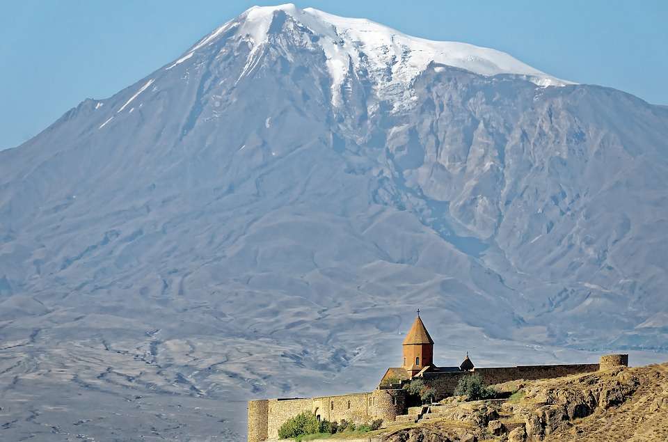 Kaukasus. Zet Ararat op. legpuzzel online