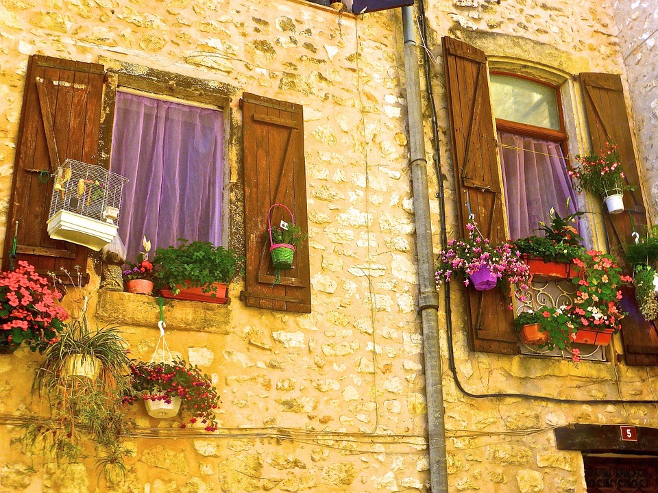Colorful windows. jigsaw puzzle online