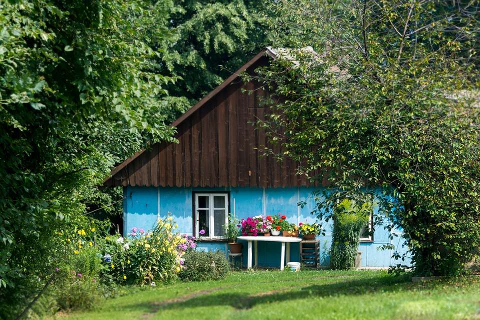 Къща с градина. онлайн пъзел