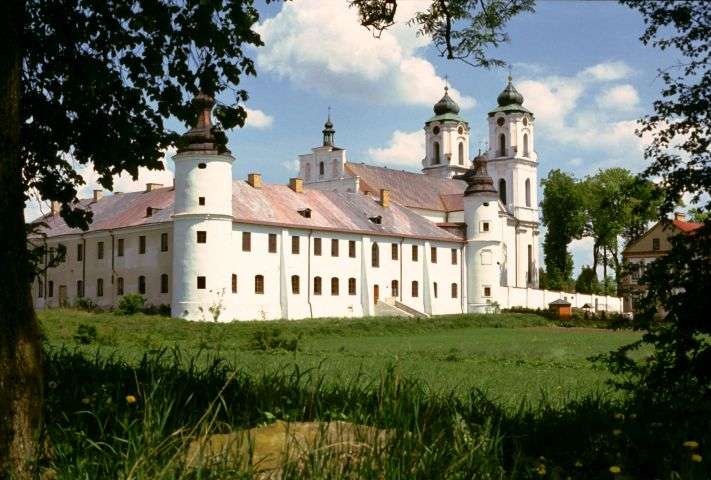 O mosteiro em Sejny. puzzle online