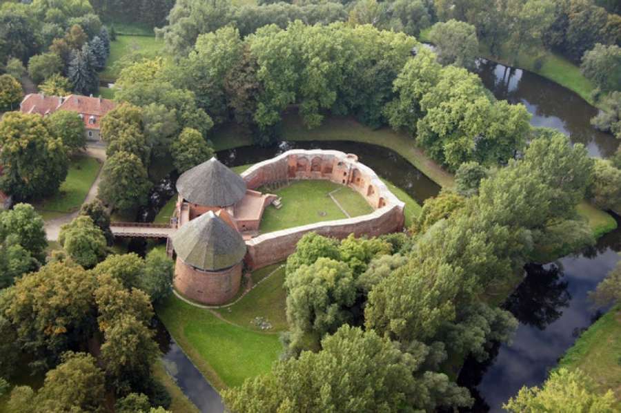 Замъкът в Międzyrzecz. онлайн пъзел