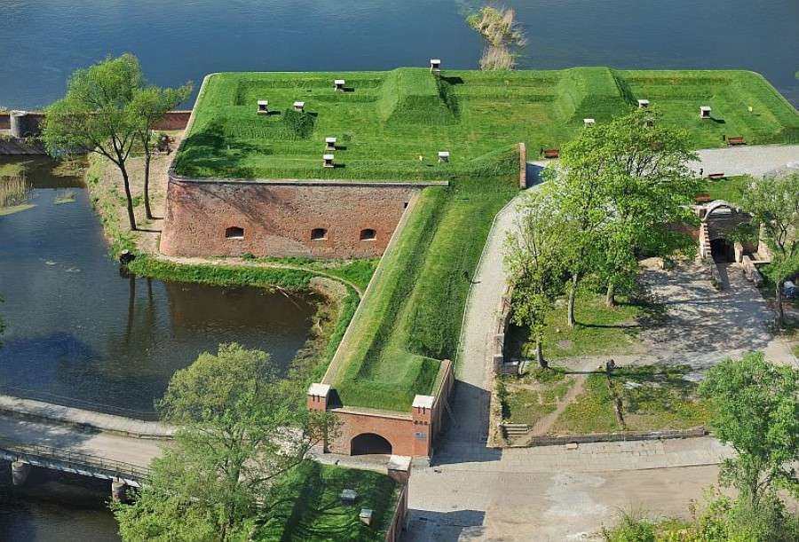 Φρούριο Kostrzyn. παζλ online