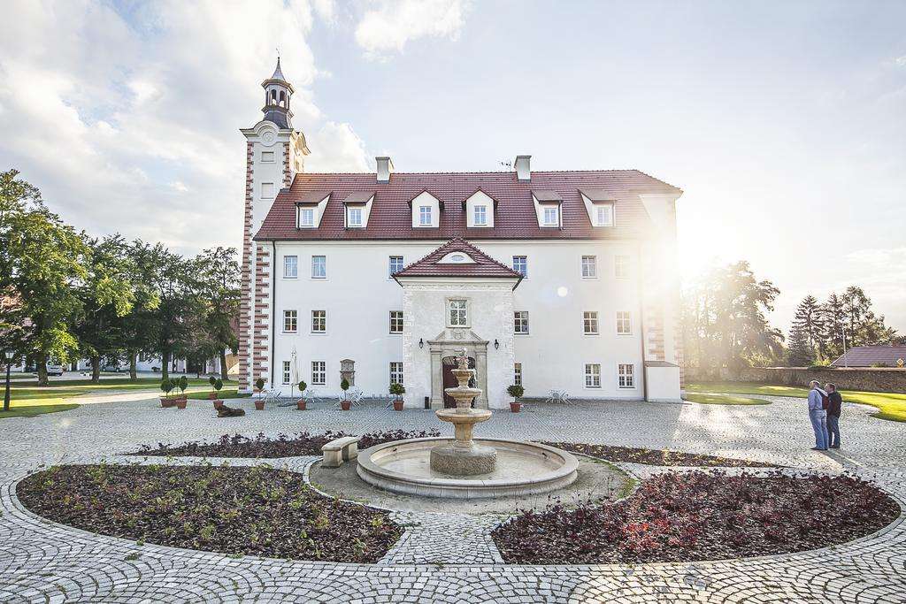 Palacio en Łagów. rompecabezas en línea