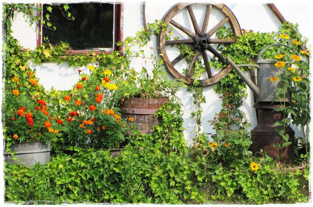 Old things in the garden. jigsaw puzzle online
