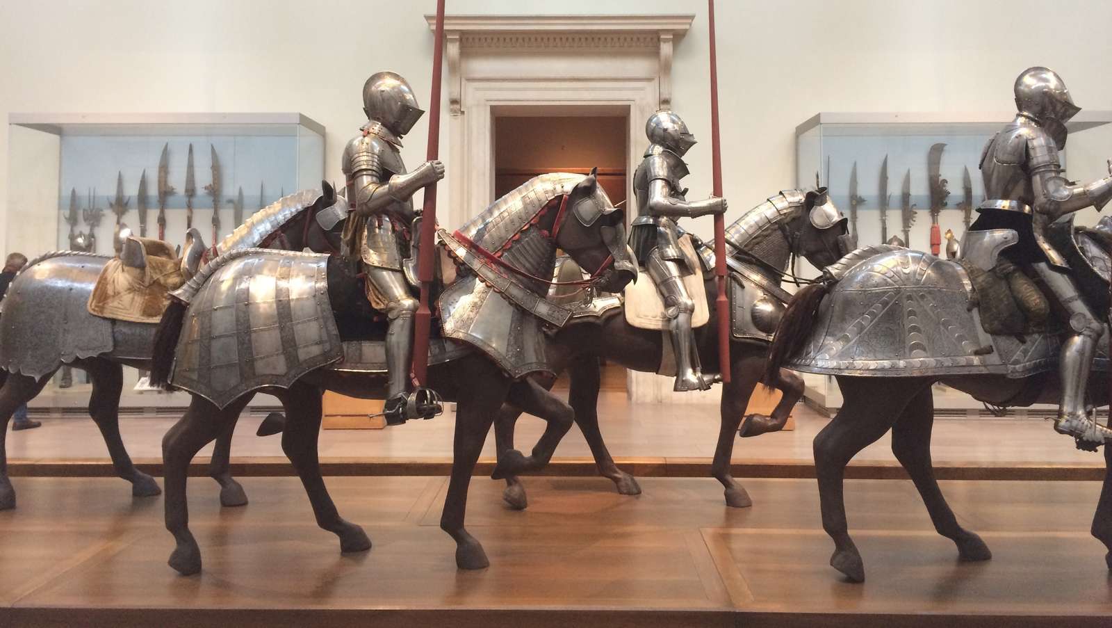 кон, музей, рицар онлайн пъзел