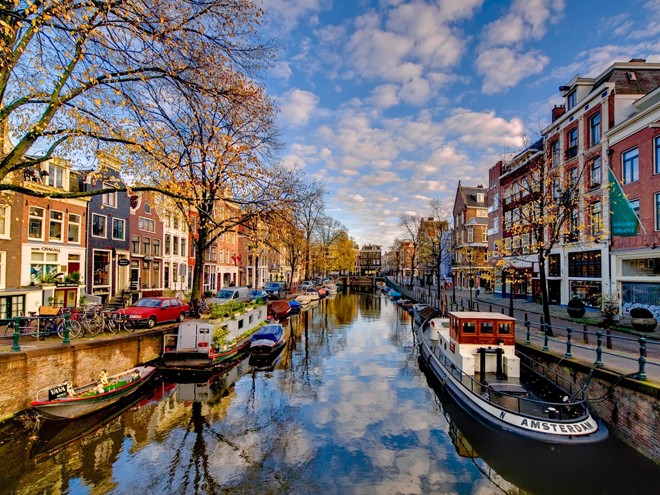 Autumn in Amsterdam. jigsaw puzzle online