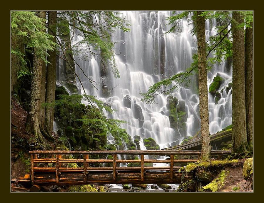 Oregon vattenfall. pussel på nätet