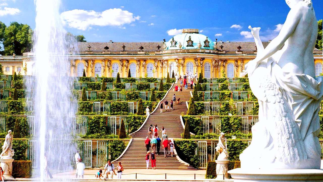 Palast in Potsdam. Puzzlespiel online