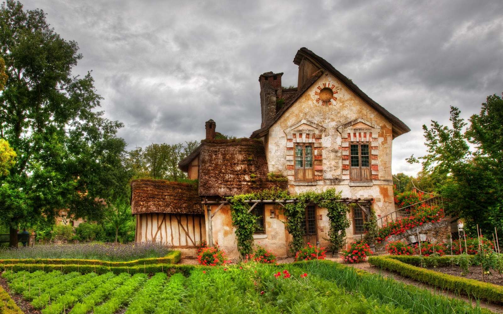 Old house. jigsaw puzzle online